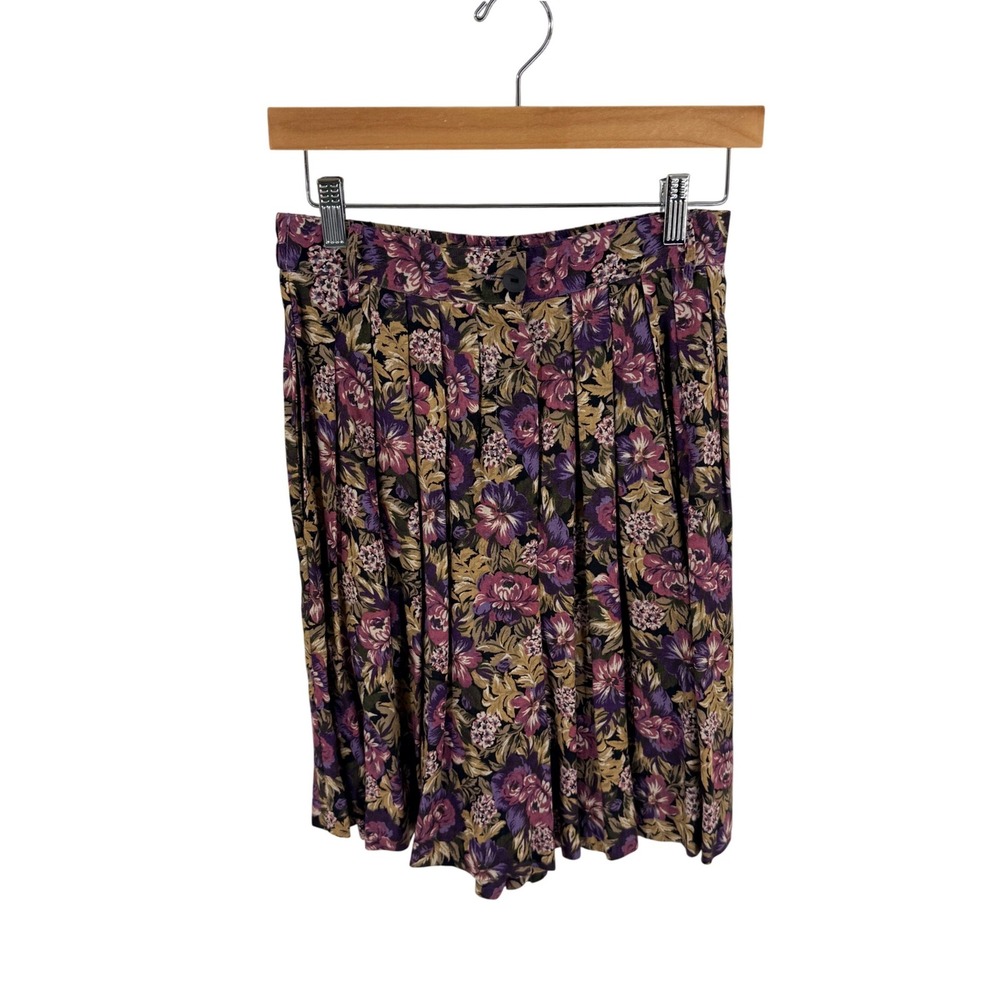 Vintage 90s Britches Great Outdoors‎ Purple Dark Floral Shorts Size 8 Pleated